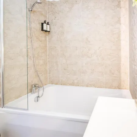 Апартаменты Le Cocon Balinais Jacuzzi, Sauna, Piscine Cugnaux