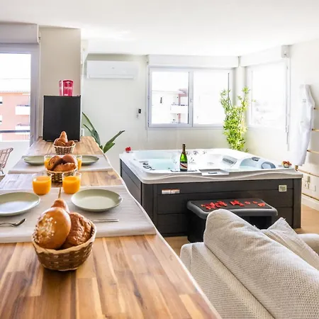 Le Cocon Balinais Jacuzzi, Sauna, Piscine
