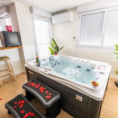 Le Cocon Balinais Jacuzzi, Sauna, Piscine *