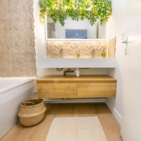 Апартаменты Le Cocon Balinais Jacuzzi, Sauna, Piscine *