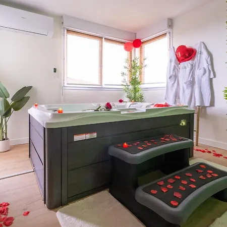 Le Cocon Balinais Jacuzzi, Sauna, Piscine Апартаменты *