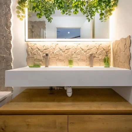 Апартаменты Le Cocon Balinais Jacuzzi, Sauna, Piscine Cugnaux