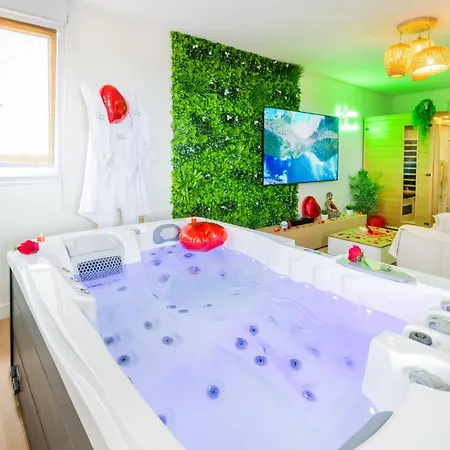 Апартаменты Le Cocon Balinais Jacuzzi, Sauna, Piscine Cugnaux